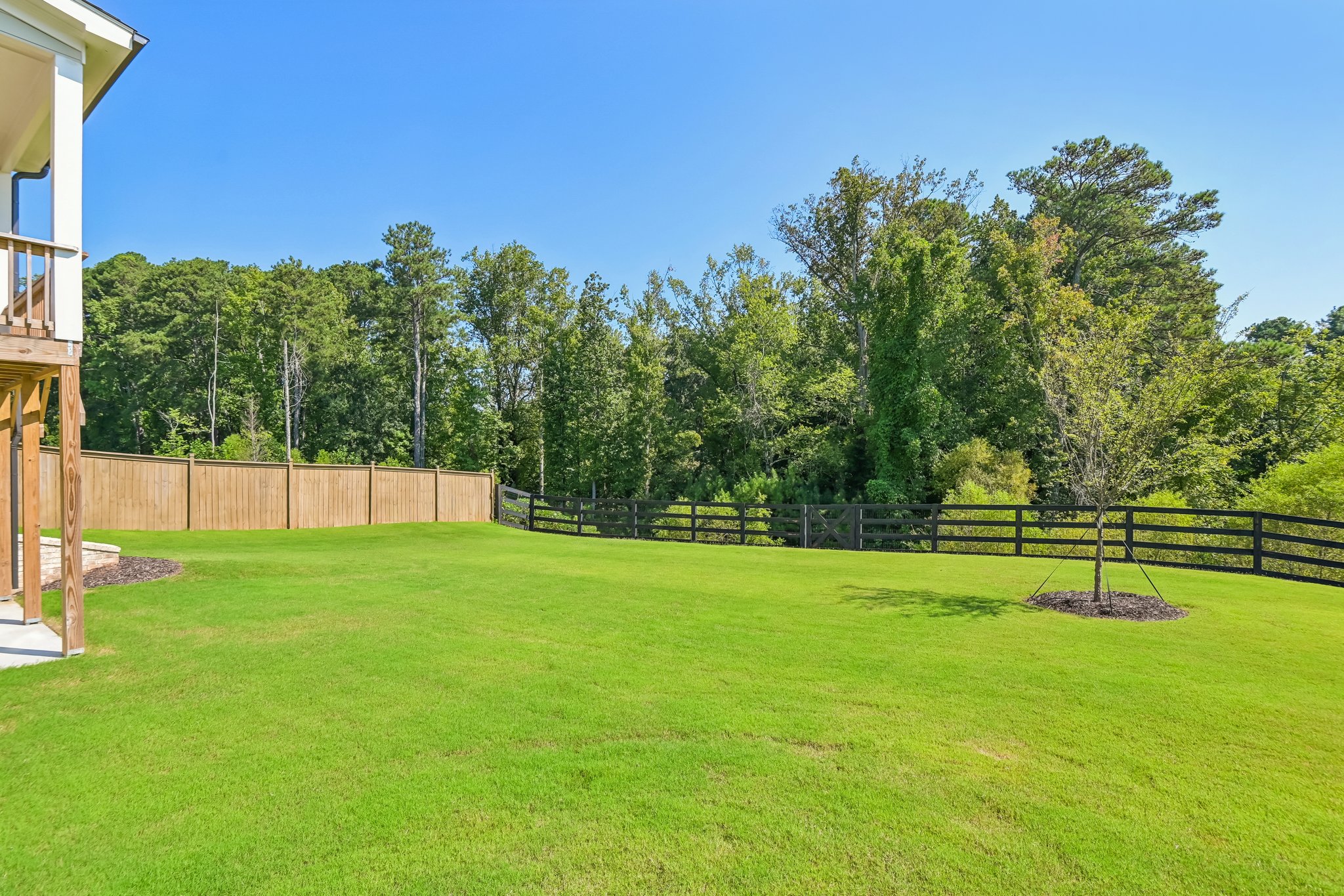 Hillshire Dr-S0309-051.jpg