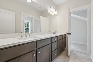 Hillshire Dr-S0309-045.jpg