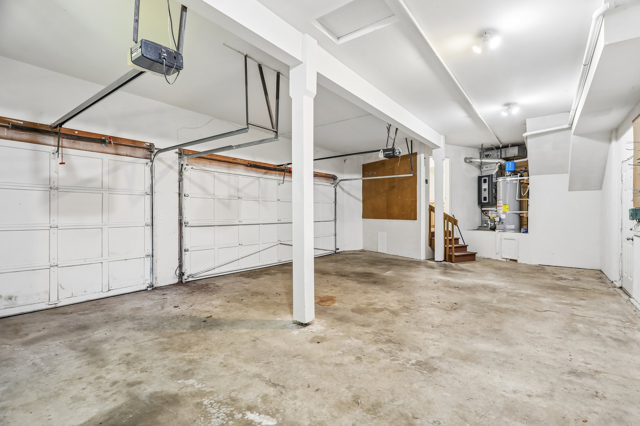 3 car garage!