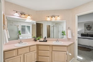 5 piece bathroom - soak your troubles away!