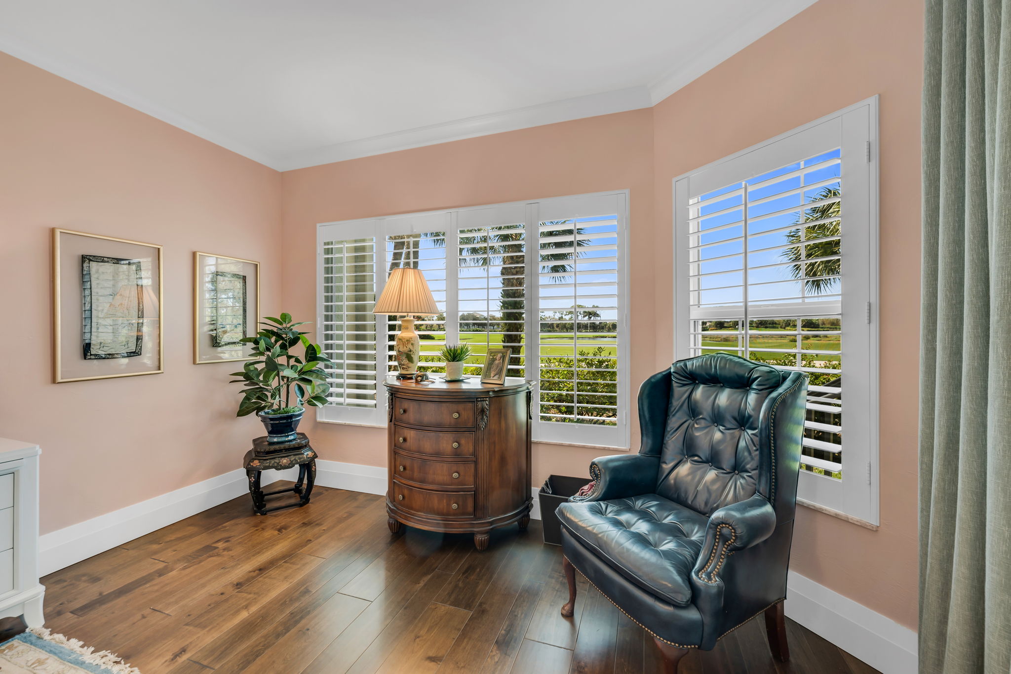 Master Seating Area - View