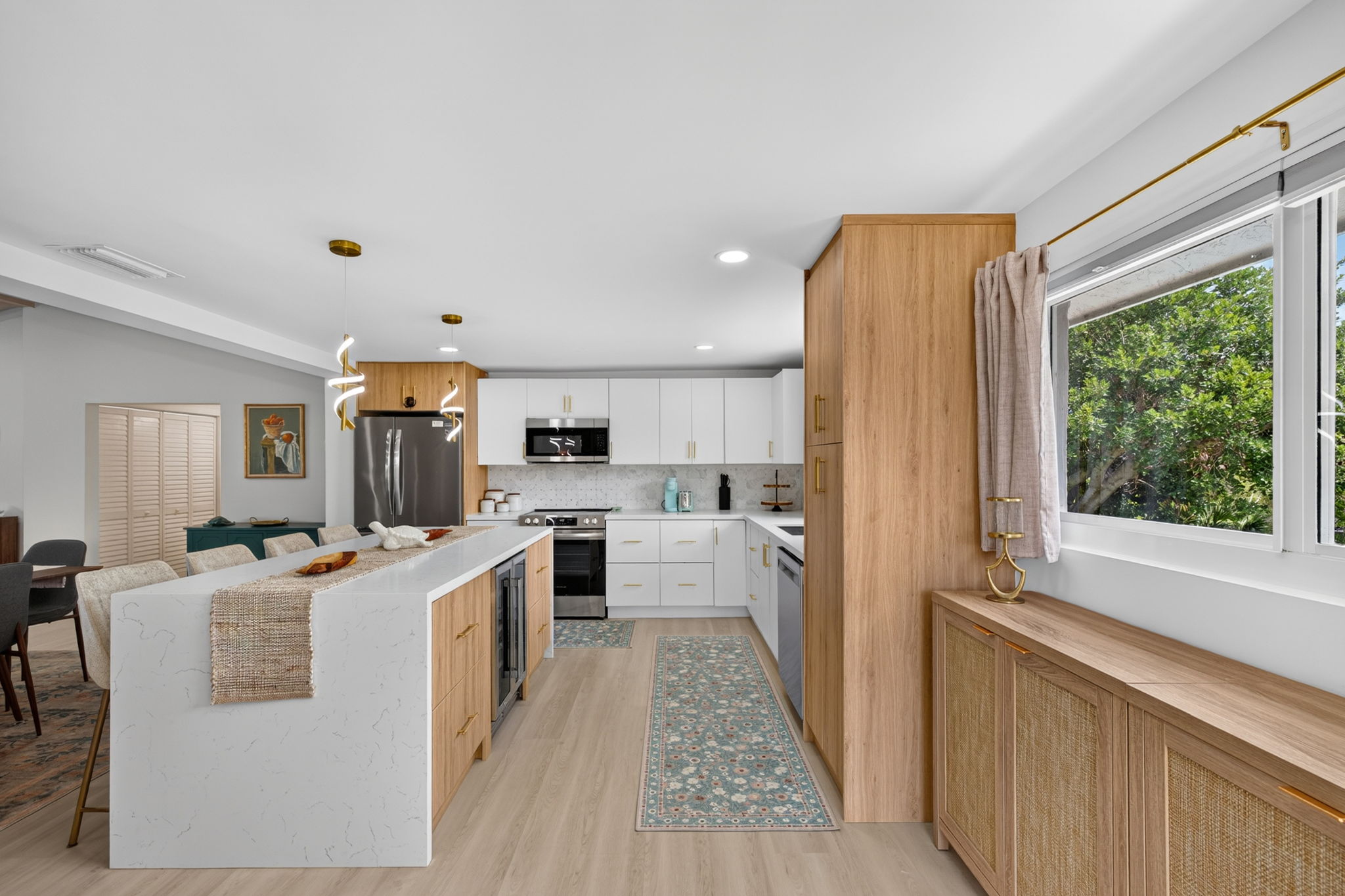 Kitchen 1 of 2