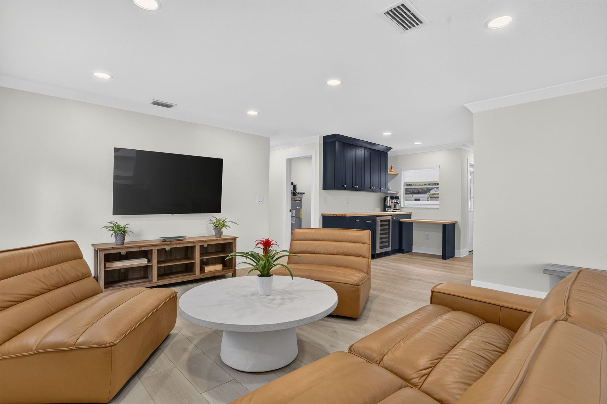 Living Room 2 of 7