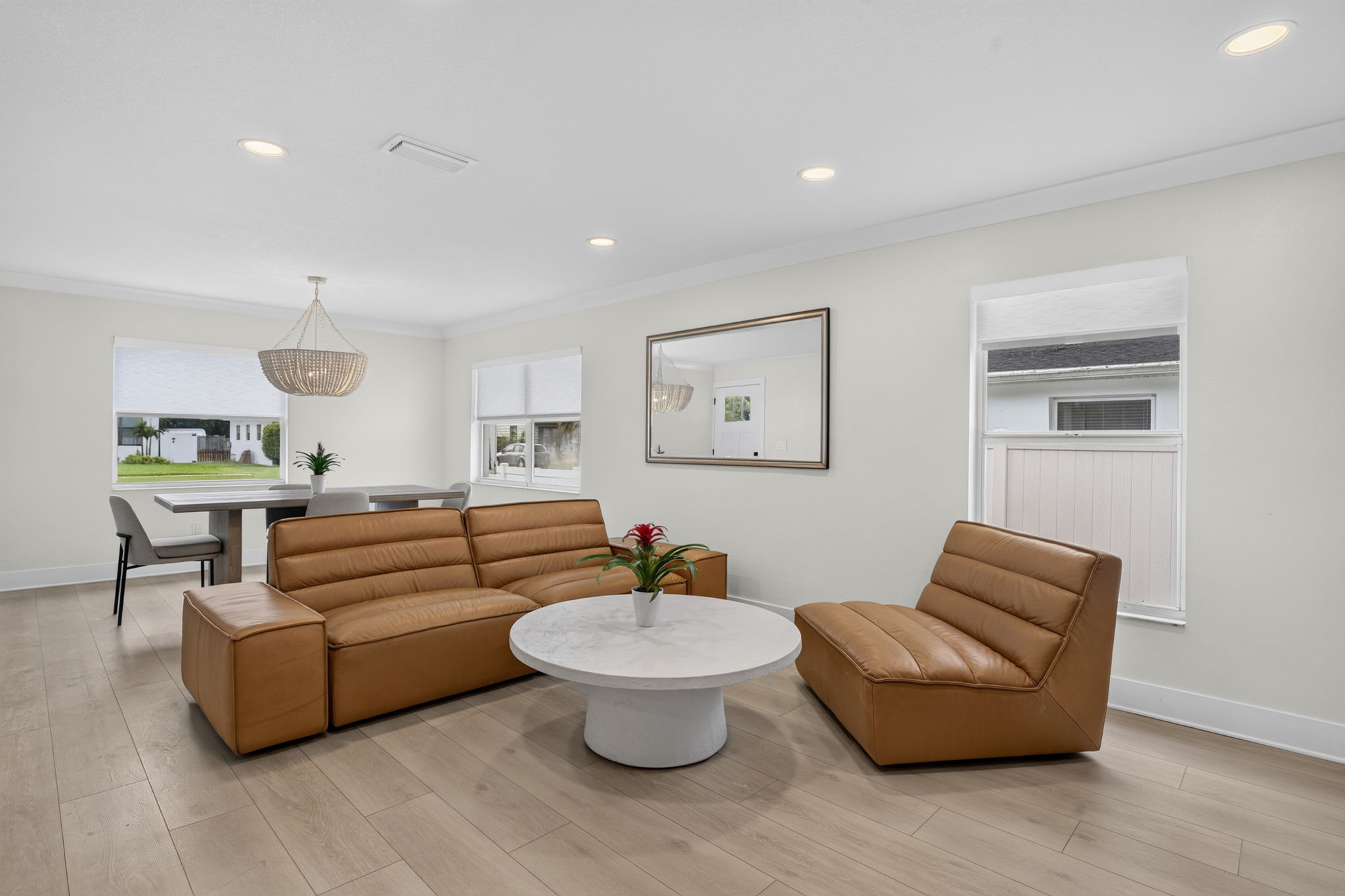 Living Room 4 of 7