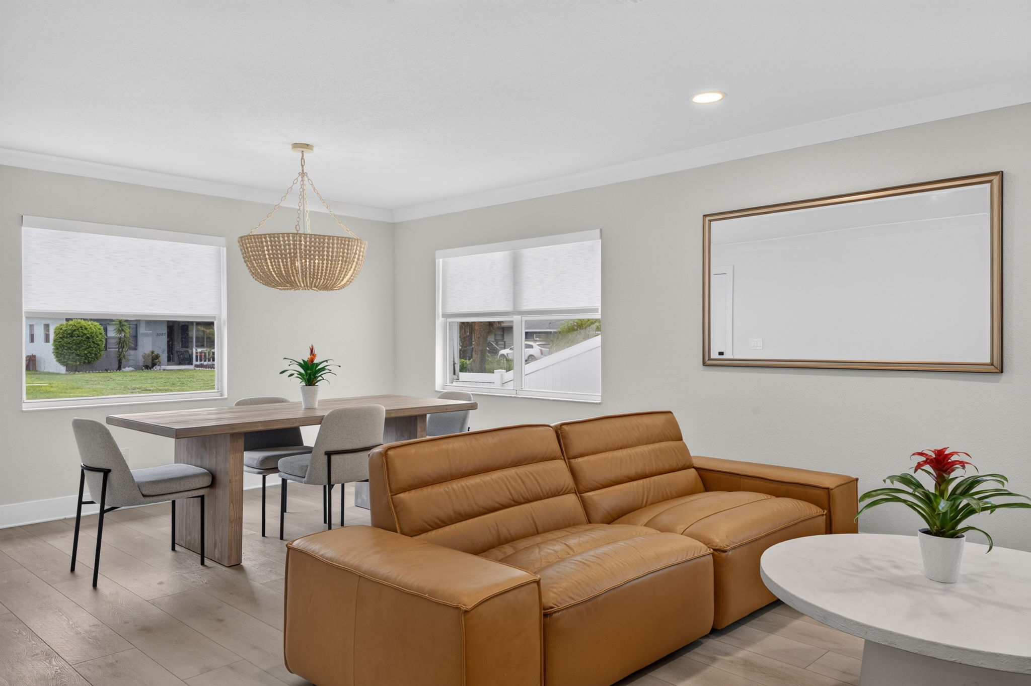 Living Room 6 of 7