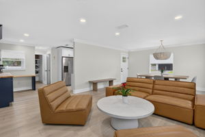Living Room 5 of 7