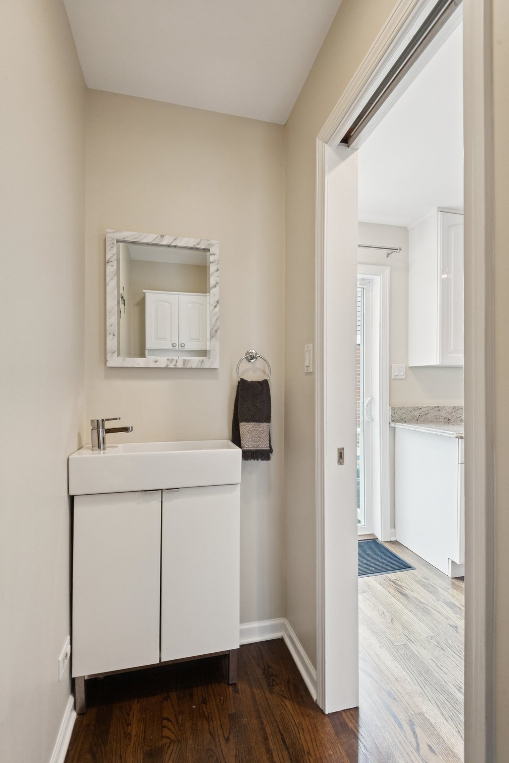 3315 N Racine Ave_010.jpg