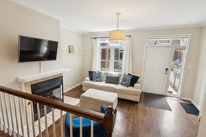 3315 N Racine Ave_002.jpg