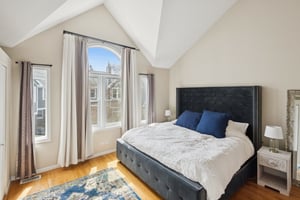 3315 N Racine Ave_014.jpg