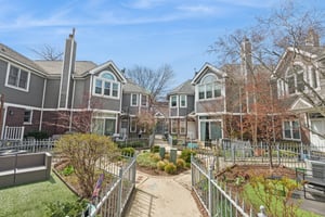 3315 N Racine Ave_034.jpg