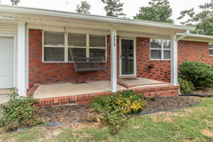 Front Porch/Entrance