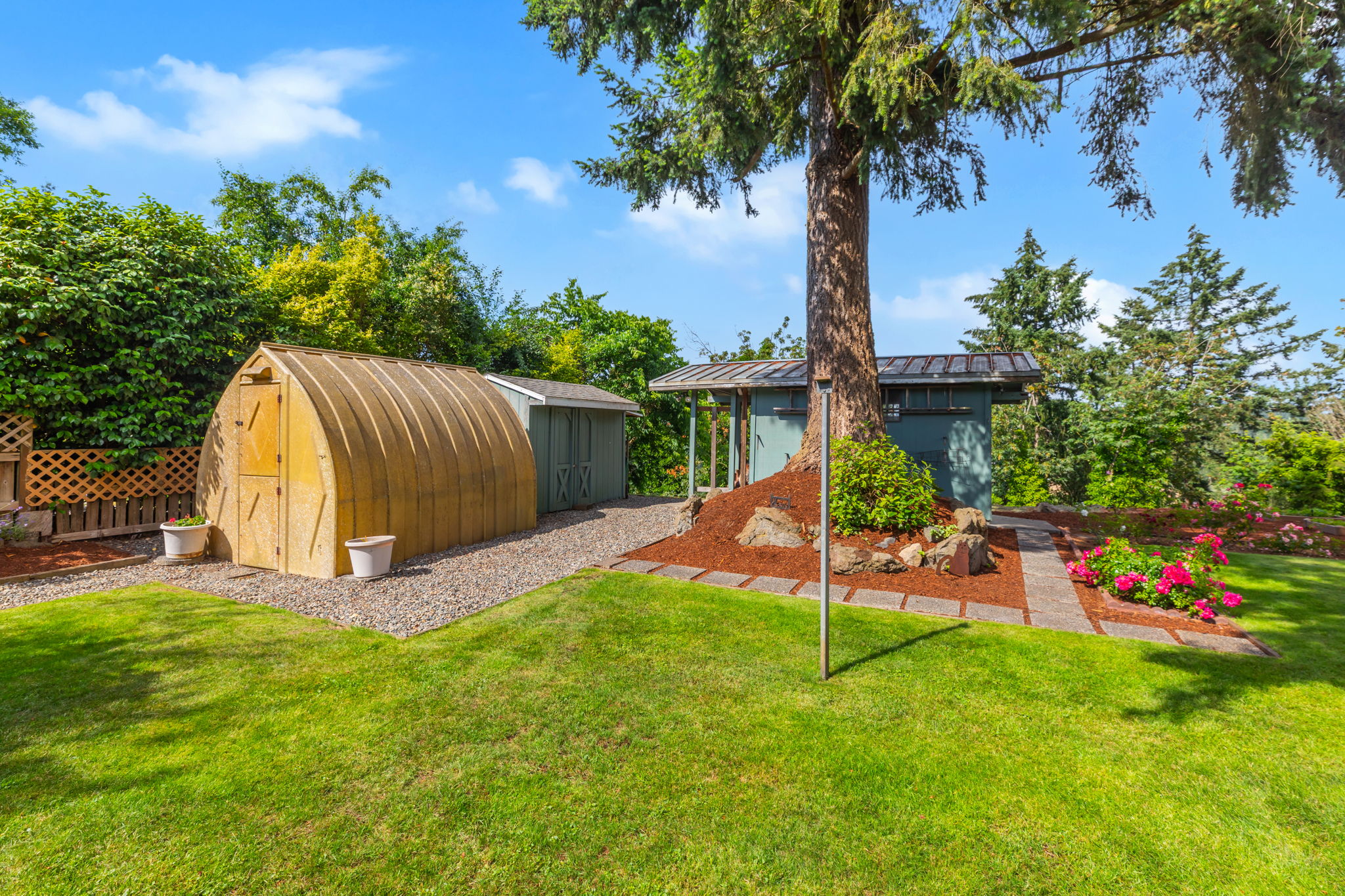 Green House & both sheds