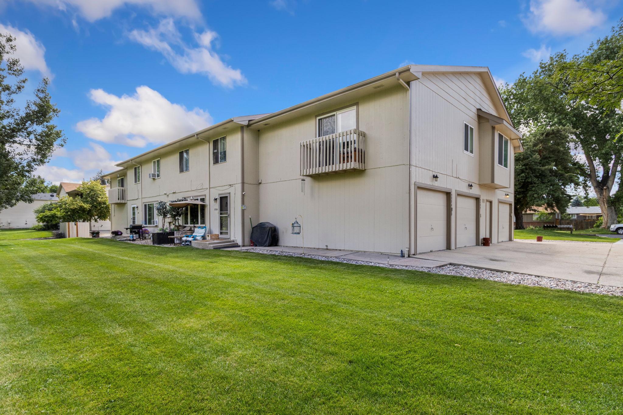 6 Plex Exterior