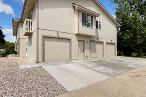 6 Plex Exterior
