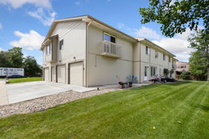 6 Plex Exterior