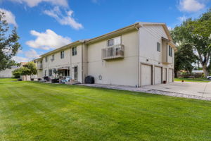 6 Plex Exterior
