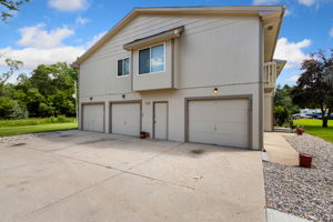 6 Plex Exterior