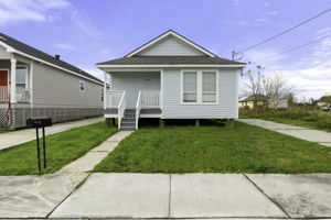  Photo 0
