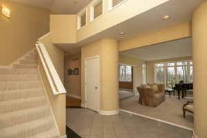 25-Foyer