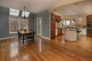 15-Breakfast Nook