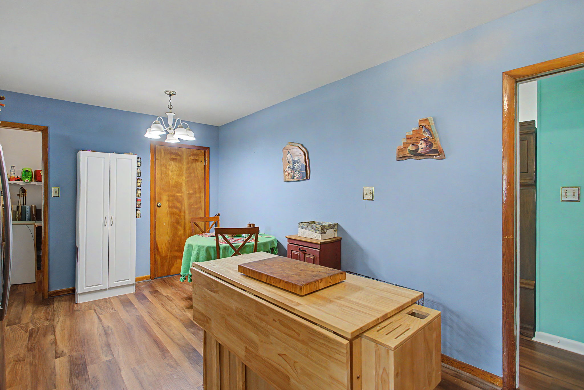  Photo 8