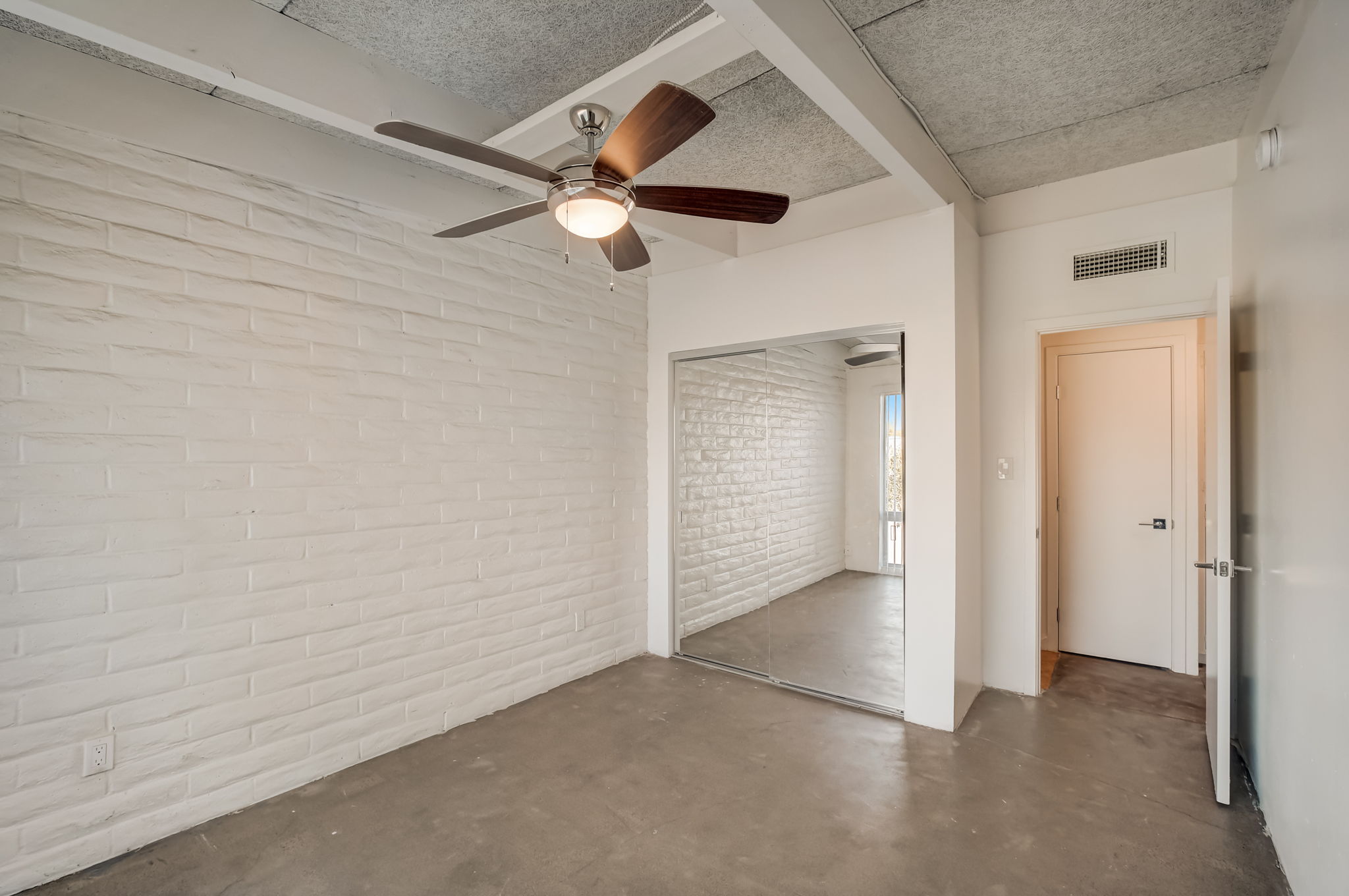  N 18th Ave 27-021