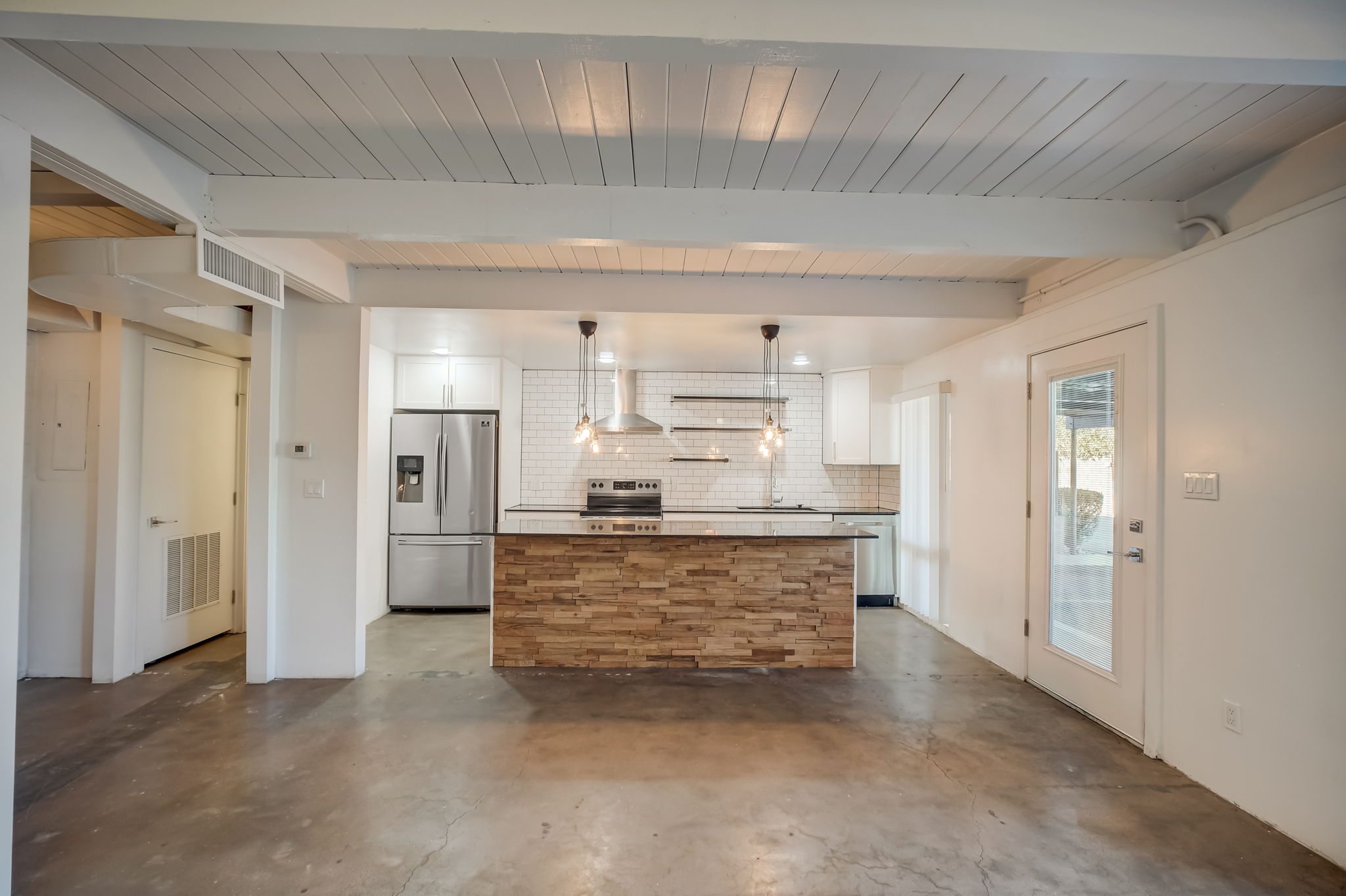  N 18th Ave 27-007