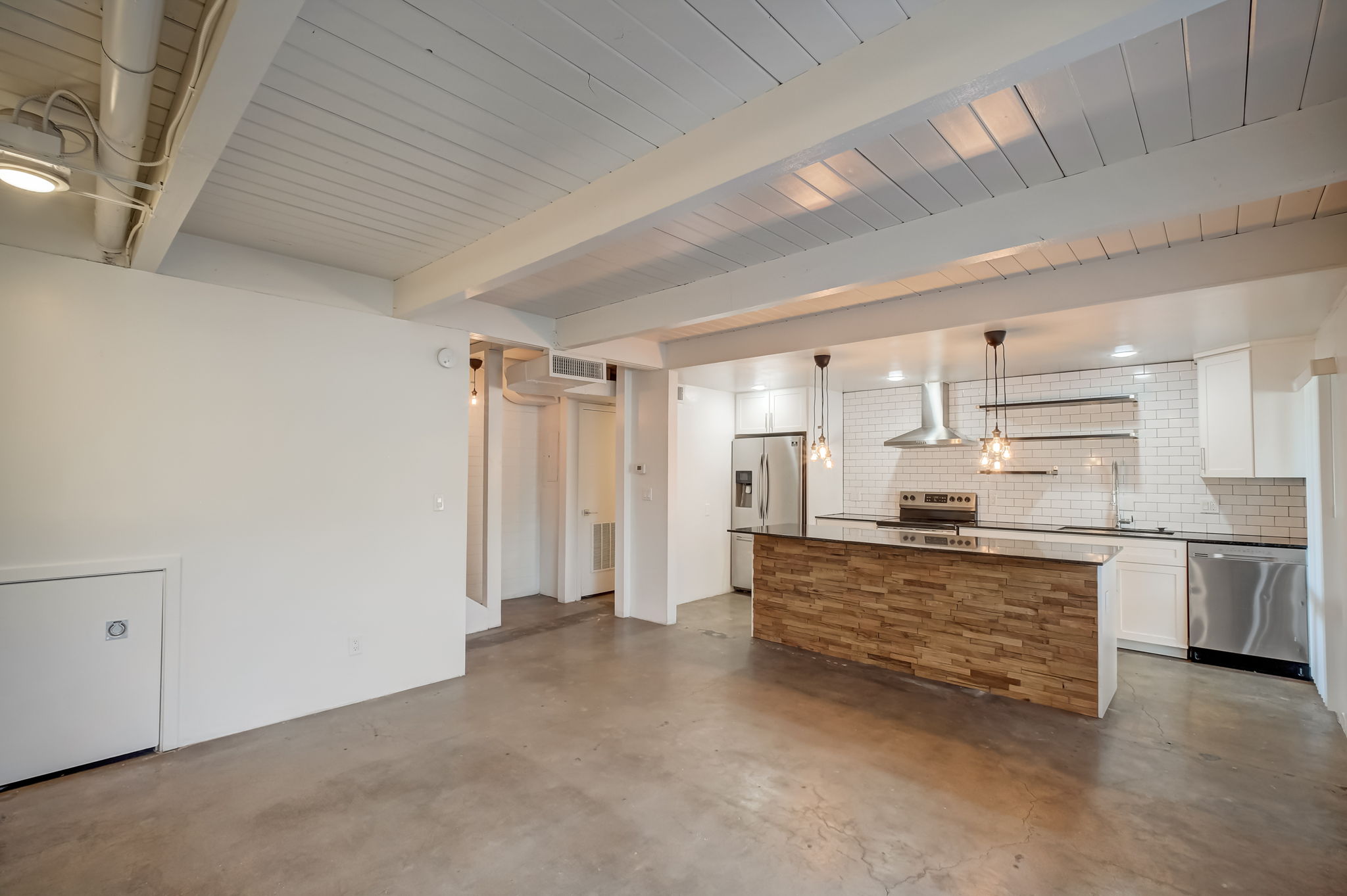  N 18th Ave 27-006