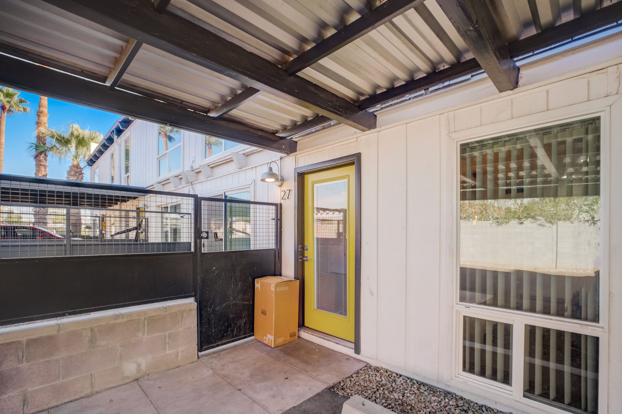  N 18th Ave 27-003