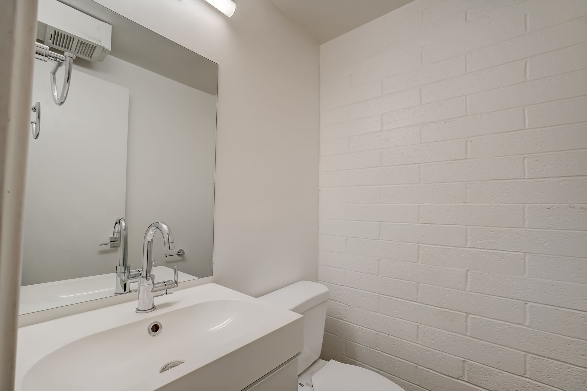  N 18th Ave 27-015