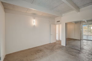  N 18th Ave 27-019