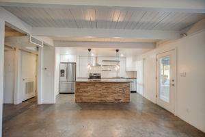  N 18th Ave 27-007