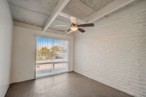  N 18th Ave 27-016
