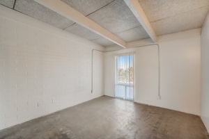  N 18th Ave 27-018