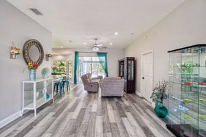 Laurelwood Ct-S2005-009.jpg