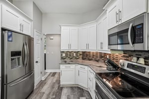 Laurelwood Ct-S2005-016.jpg