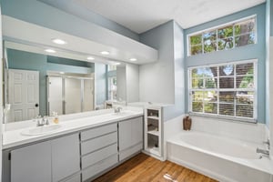 Laurelwood Ct-S2005-027.jpg