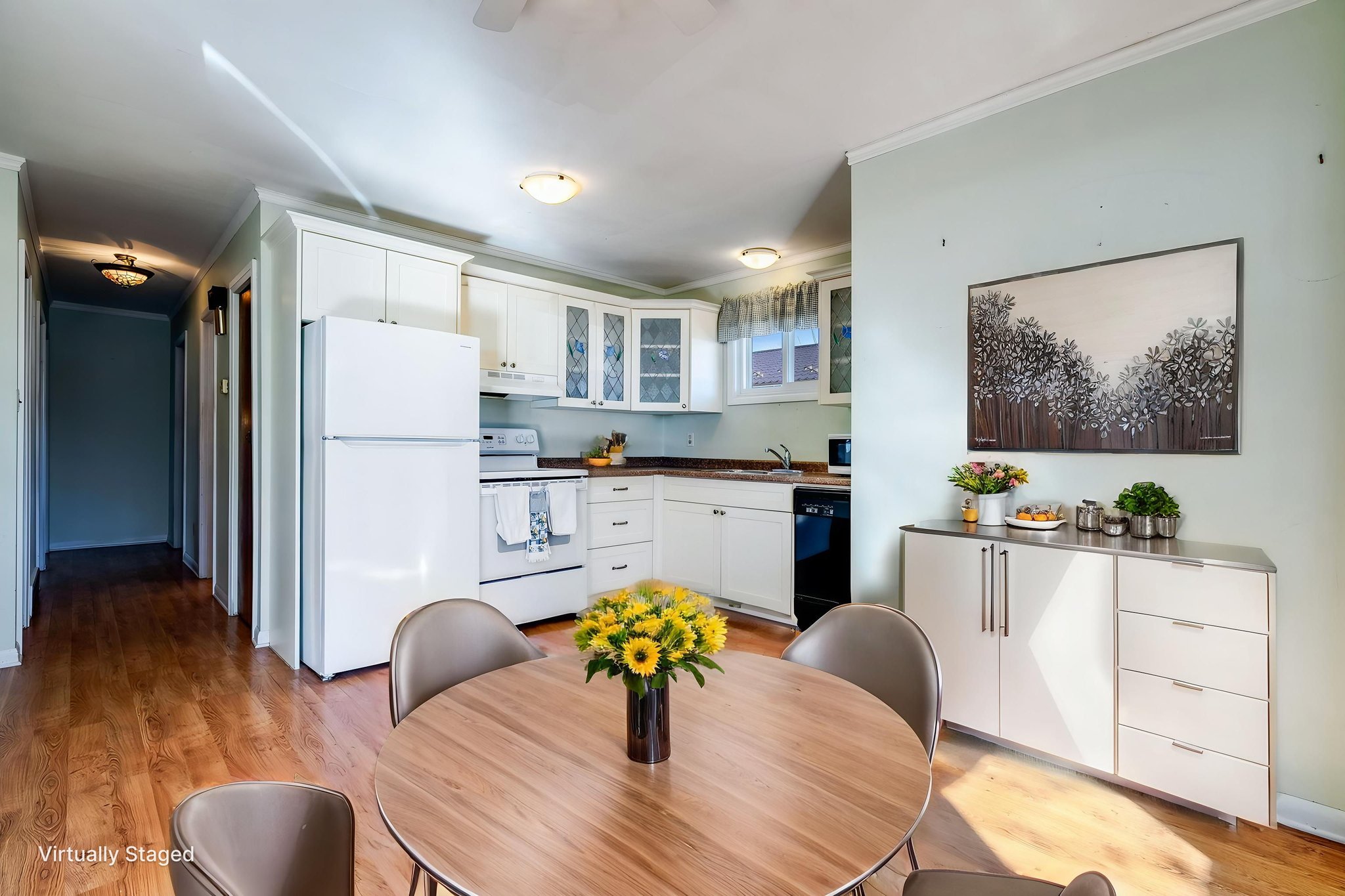 332 Queen St-2 virtually staged.jpeg