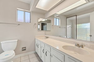  Photo 25