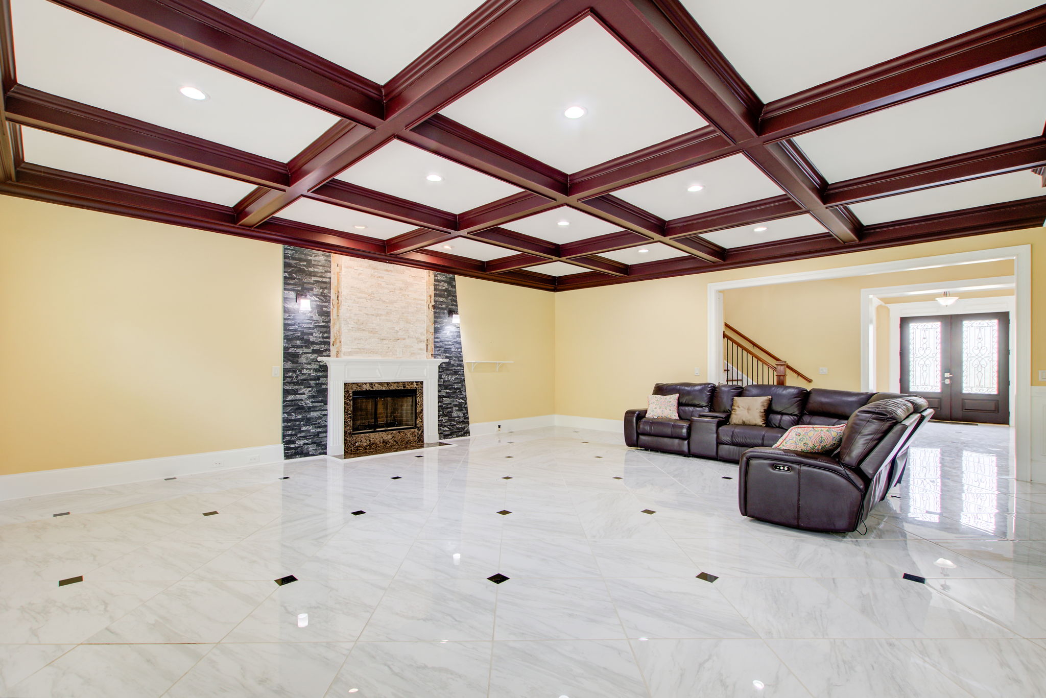 15 Living Room A w Foyer