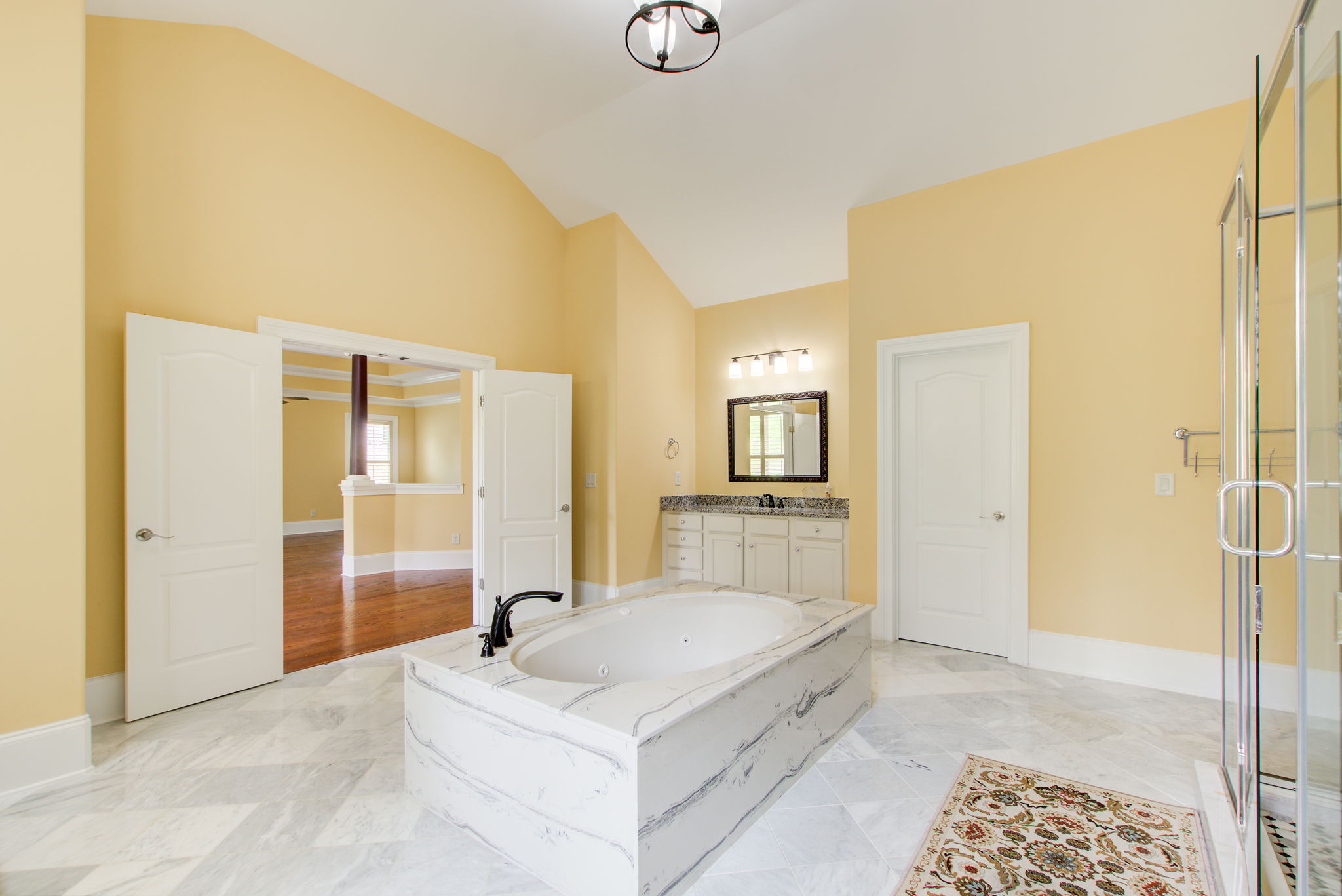 36 Main BR En Suite D w BR View