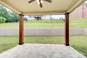 14 Ext Back Patio w Yard