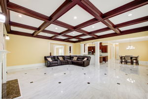 19 Living Room E w Breakfast Area