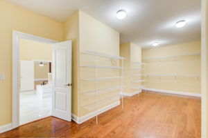 33 Main BR Walk In Closet w En Suite View