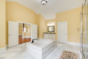 36 Main BR En Suite D w BR View