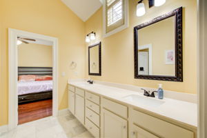 40 J&J Bath A w BR 2 View