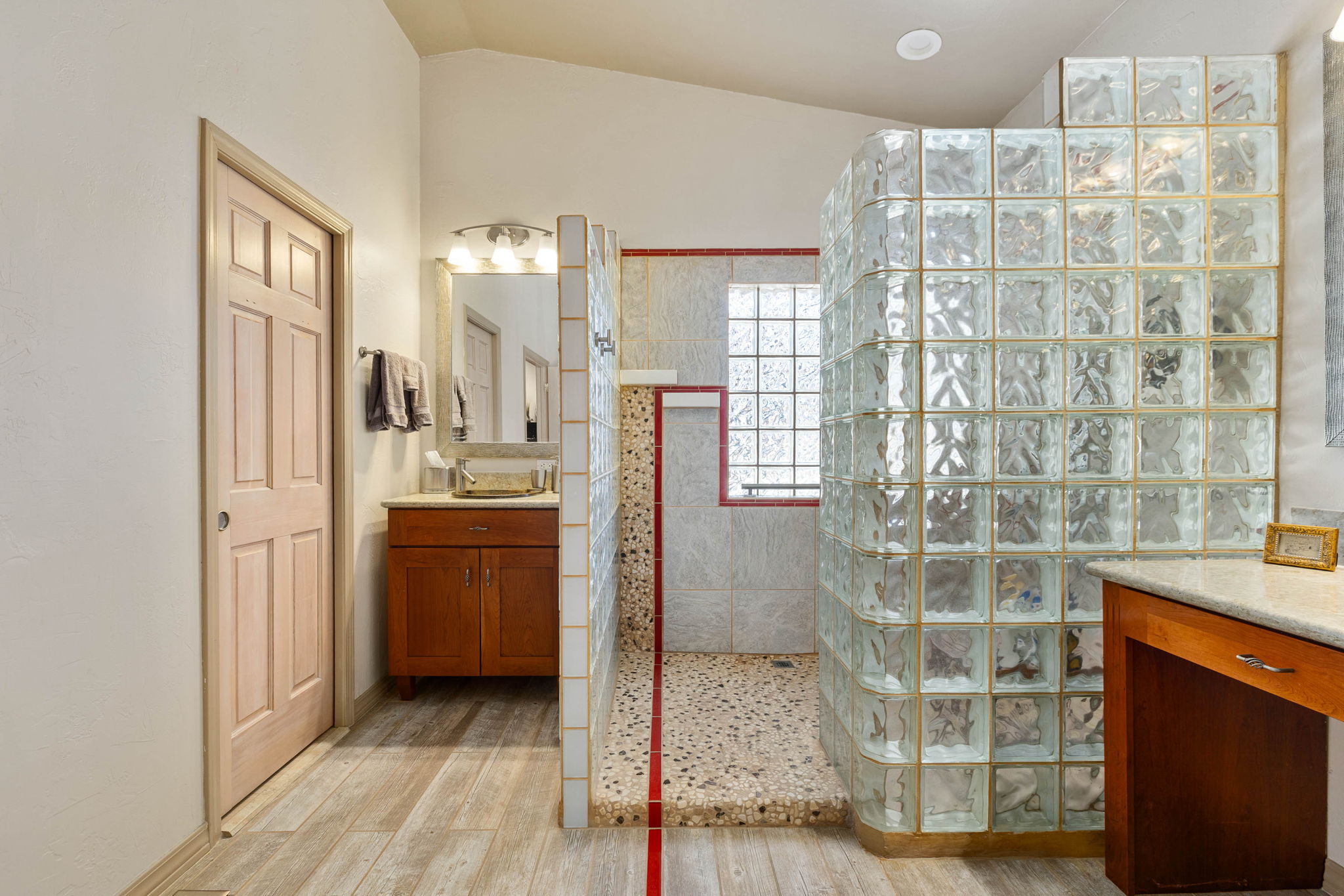 Primary Bathroom (2)