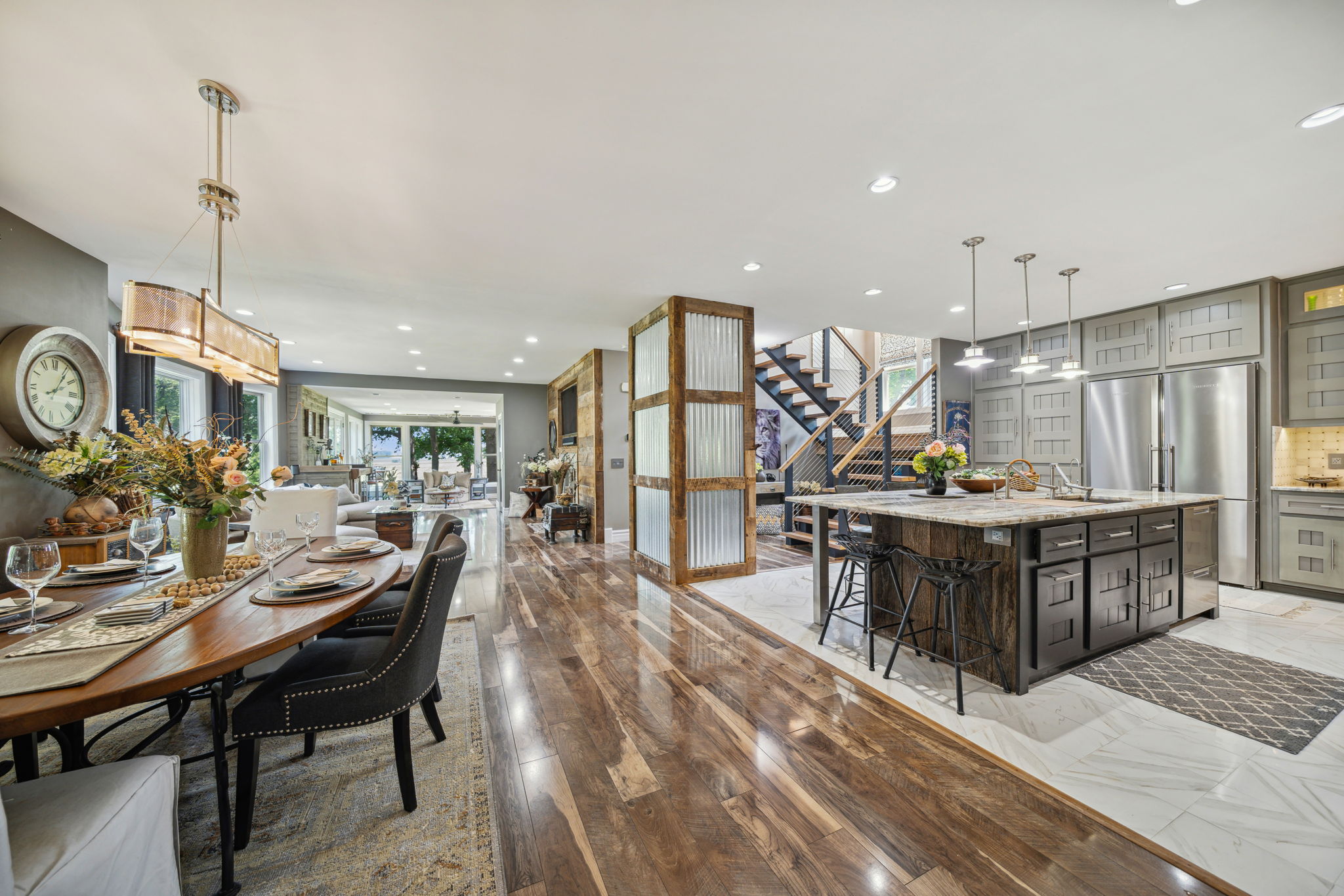 17_Interior