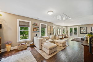 27_Interior