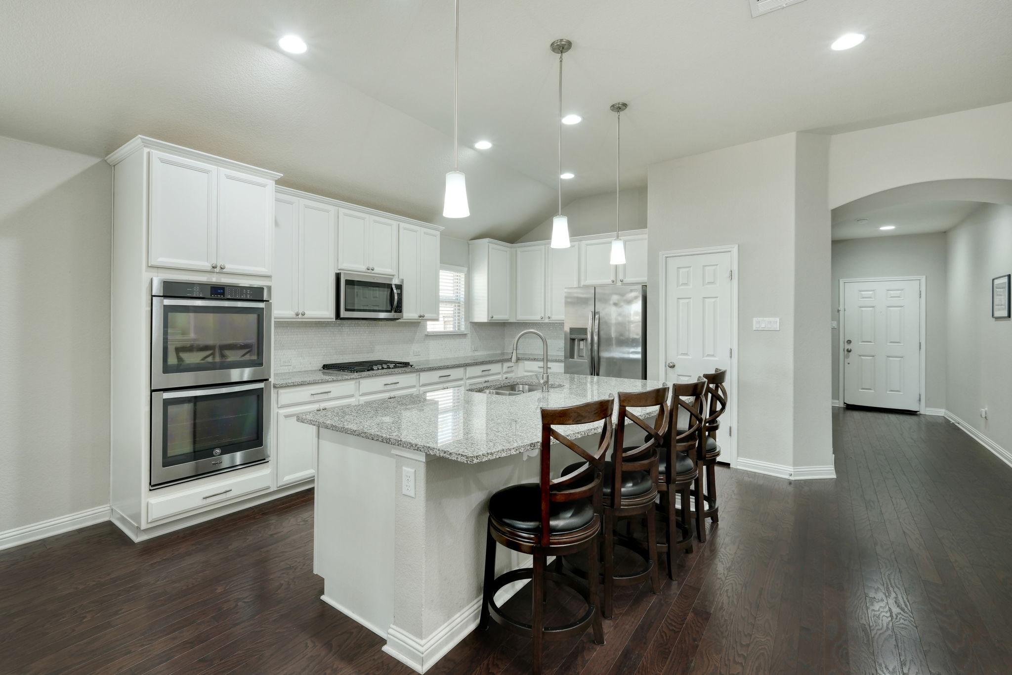 Kitchen/Breakfast Bar